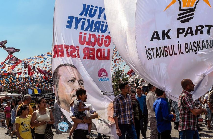 Politico: «Στρωμένος» με ένταση ο δρόμος προς τις&hellip;