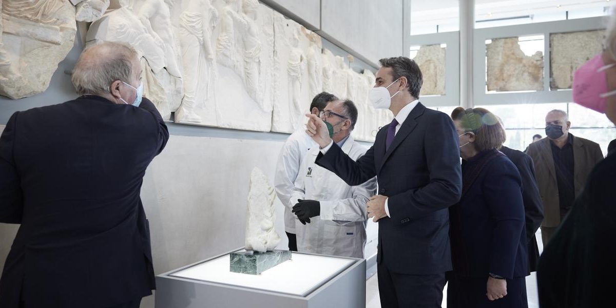 Αποκάλυψη New York Times: Ο Μητσοτάκης διαπραγματεύεται δανεισμό για 20 χρόνια