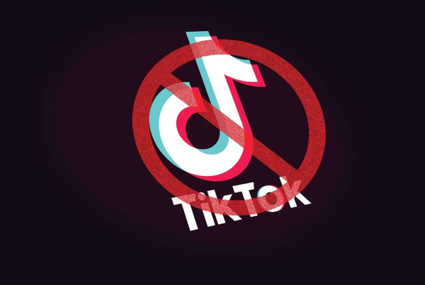 Κομισιόν: Απαγορεύει το TikTok στις συσκευές της για λόγους ασφαλείας