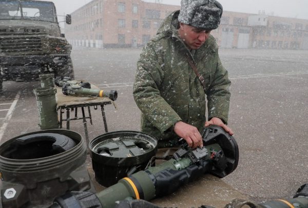 Με πυρηνικό πόλεμο απειλεί ο Μεντβέντεφ αν ηττηθεί η Ρωσία