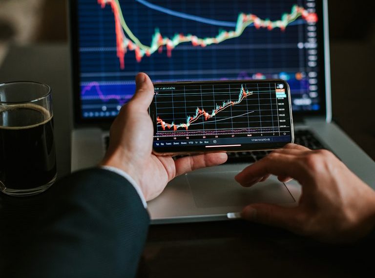 Τι είναι η «Αποκεντρωμένη Χρηματοοικονομική»