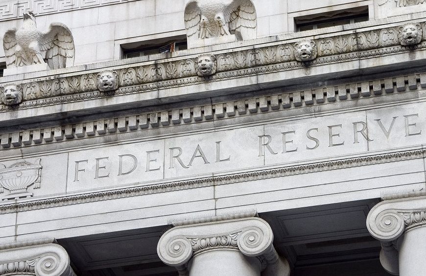 ΗΠΑ: Η Fed δεν θα βιαστεί να μειώσει τα επιτόκια καθώς ο πληθωρισμός αντιστέκεται