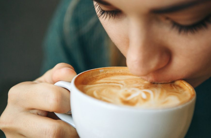 Καφές: Από «φθηνή πολυτέλεια» σε καθημερινό βάρος – Ακριβότερος τον χειμώνα