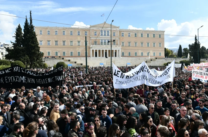 Τα ξένα ΜΜΕ για τα μαζικά συλλαλητήρια 