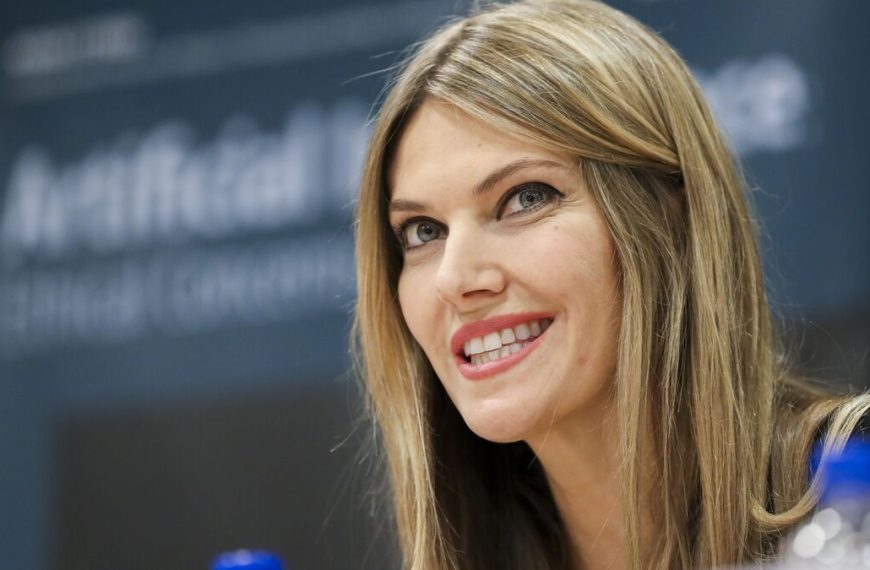 Politico για την Εύα Καϊλή: Η άνοδος και η πτώση μίας πολιτικού-«σελέμπριτι»