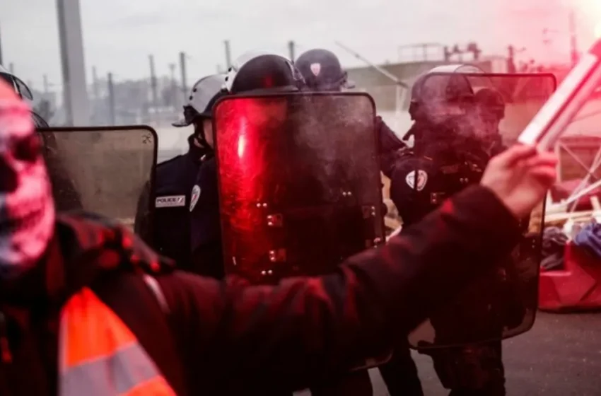 Γαλλία: Απεργιακό μπλακ άουτ την Τρίτη