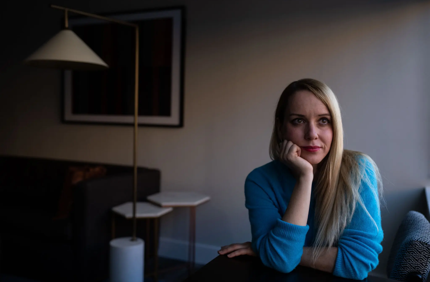 Άρτεμις Σίφορντ για την παρακολούθηση της: «Δεν θα σιωπάσω – Ας βγουν όλα&hellip;