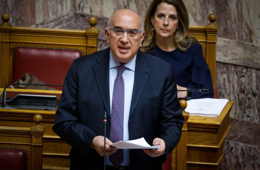 Παπαδόπουλος στην Βουλή για το ακαταδίωκτο: «Έτσι λειτουργούν&hellip;