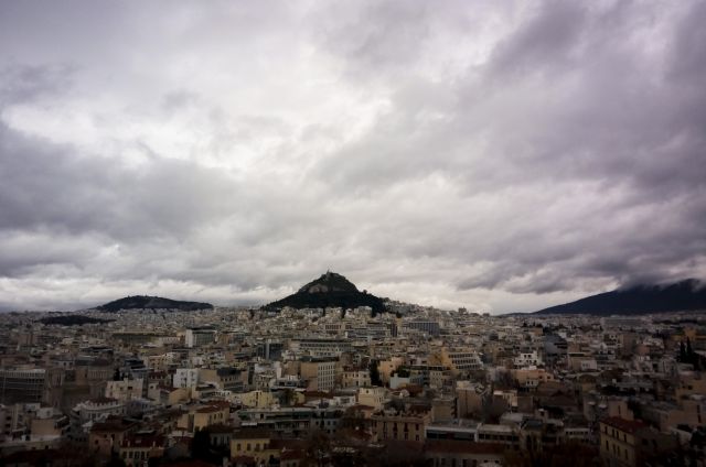 Πτώση της θερμοκρασίας την Κυριακή – Πού αναμένονται καταιγίδες