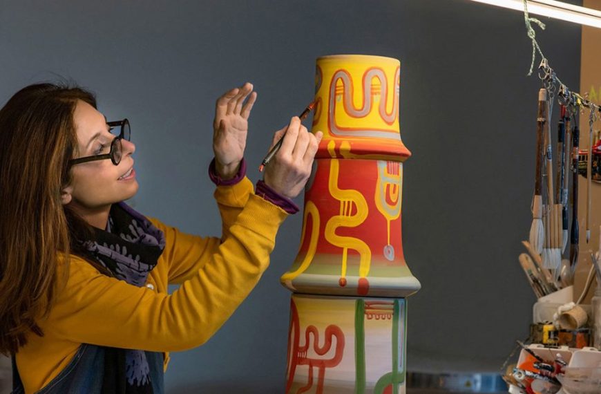 Η Λεώνη Γιαγδζόγλου παρουσιάζει μεγάλη επιλογή έργων της με τίτλο «Ceramystique»