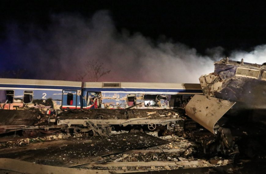 taz: Μία προδιαγεγραμμένη καταστροφή στα Τέμπη