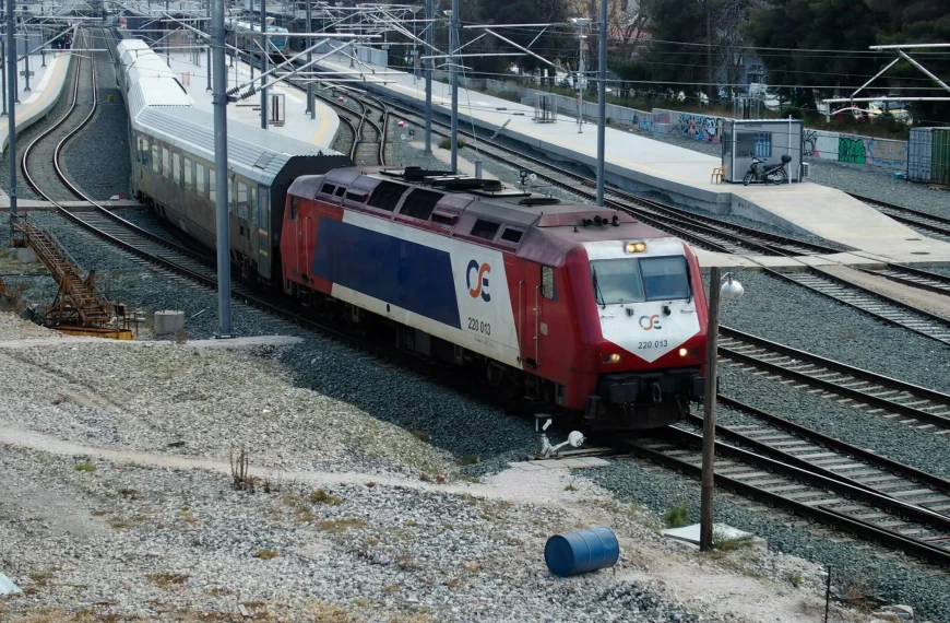 Σωματείο μηχανοδηγών: Το τρένο δεν ξεκινά αν δεν ασχοληθούν με την ασφάλεια&hellip;