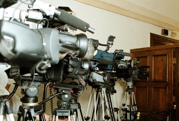 Προσαγωγή δημοσιογράφων στη Λάρισα μετά από μήνυση δικηγόρου