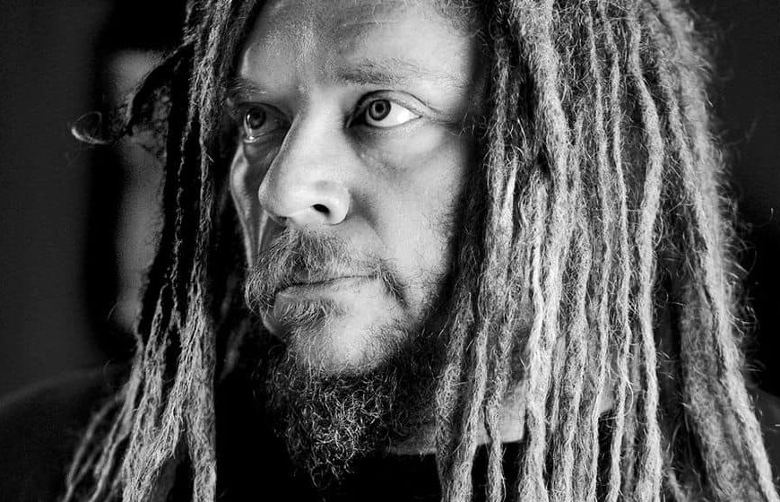 «Τα social media καταστρέφουν τη ζωή μας» (video)