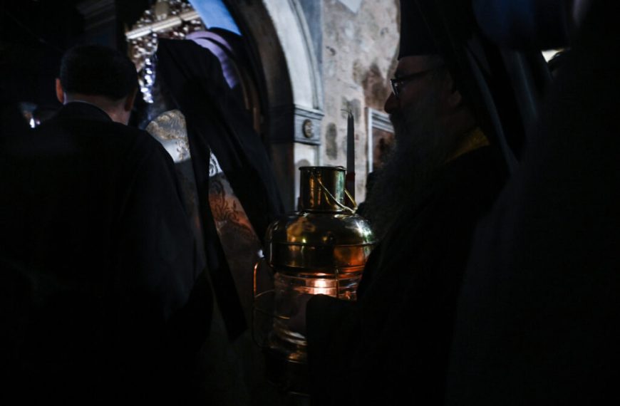 Στην Αθήνα το Άγιο Φως