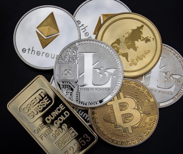 Ο Τραμπ προχωρά στη δημιουργία στρατηγικού αποθέματος κρυπτονομισμάτων στις ΗΠΑ