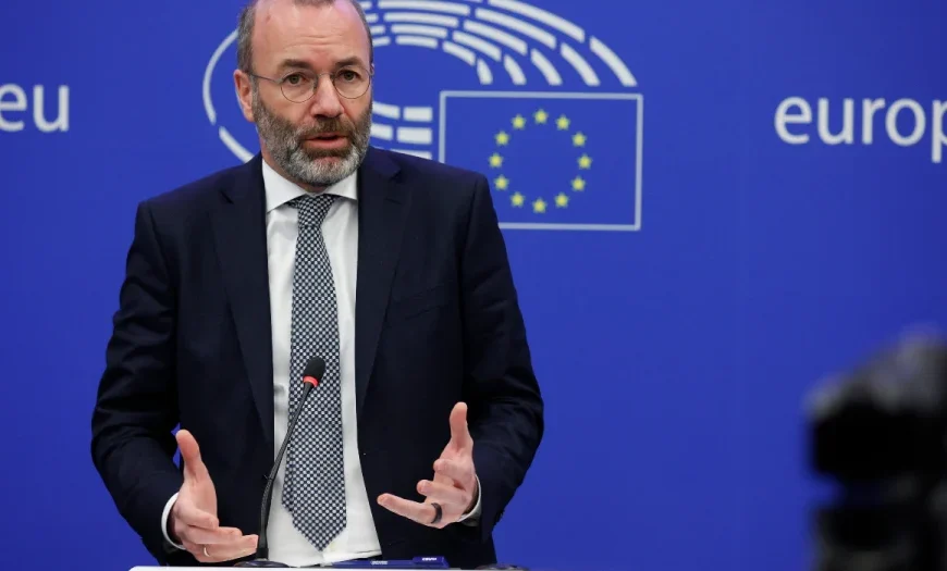 Euractiv: Αναστάτωση στην κεντροδεξιά μετά την έφοδο της αστυνομίας στο ΕΛΚ