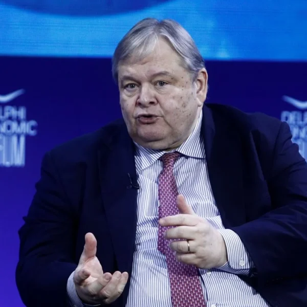 Ευάγγελος Βενιζέλος κατά Μητσοτάκη: Ανεύθυνος και ανιστόρητος