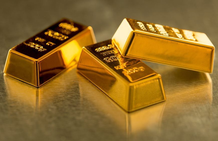 Κέρδη 2% στην εβδομάδα ο χρυσός, σε απόσταση βολής από το ιστορικό υψηλό του