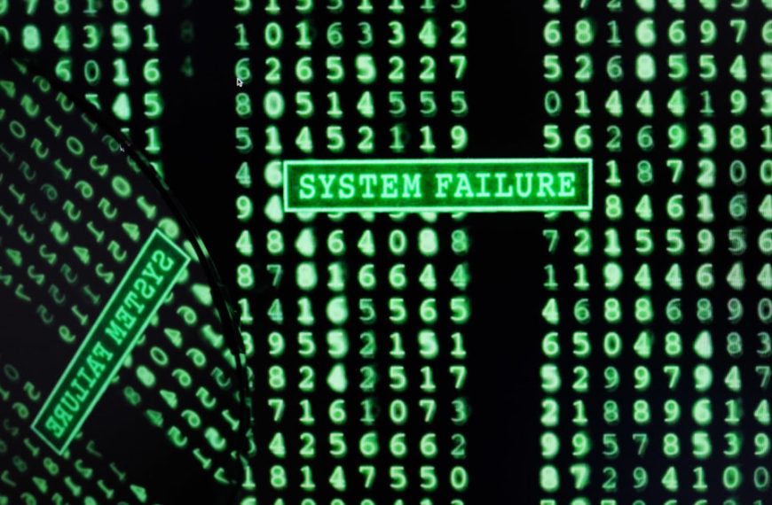 Τράπεζα Θεμάτων: «Ξέφραγο αμπέλι» το σύστημα – «Κυβερνοεπίθεση» για κλάματα