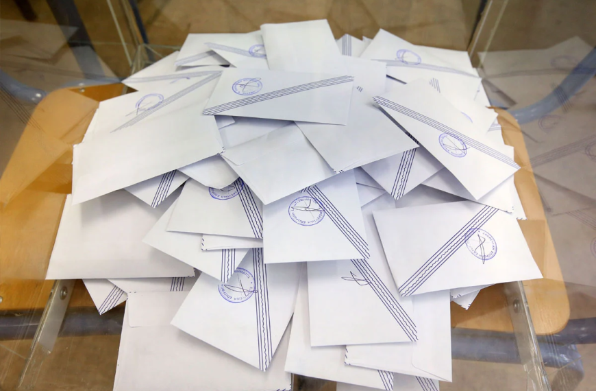 Εκλογές: Συλλήψεις για απόπειρα εξαγοράς εκατοντάδων ψήφων στην&hellip;