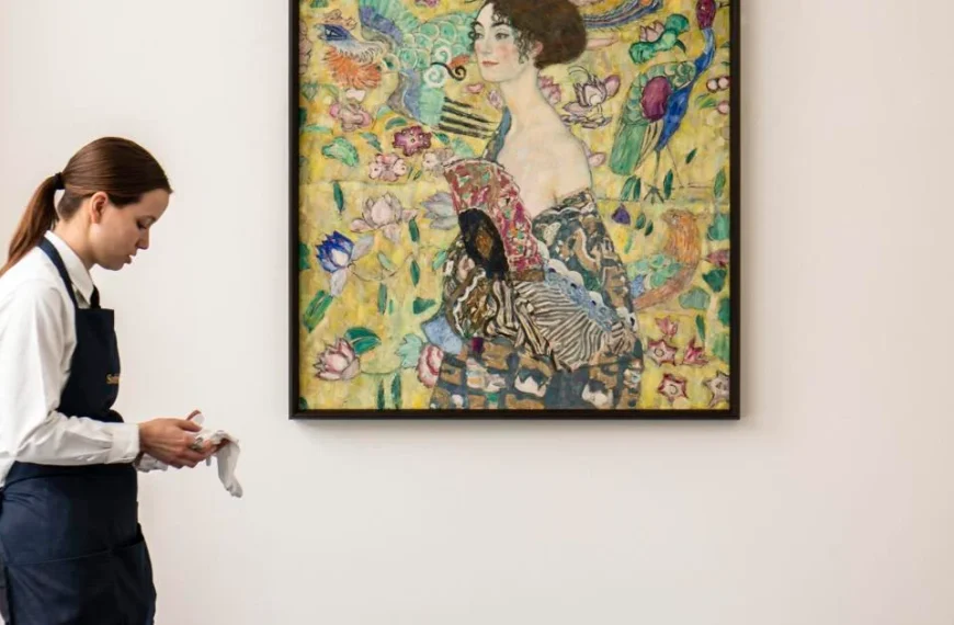 Dame mit Fächer: Στο σφυρί, το τελευταίο πορτρέτο που ζωγράφισε ο Γκούσταφ Κλιμτ