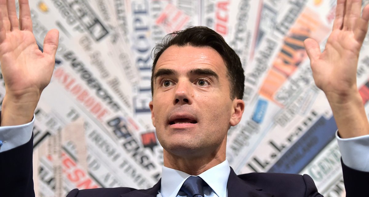 Euractive: Μάχη μεταξύ φιλελεύθερων και ακροδεξιάς για την τύχη του ΕΛΚ