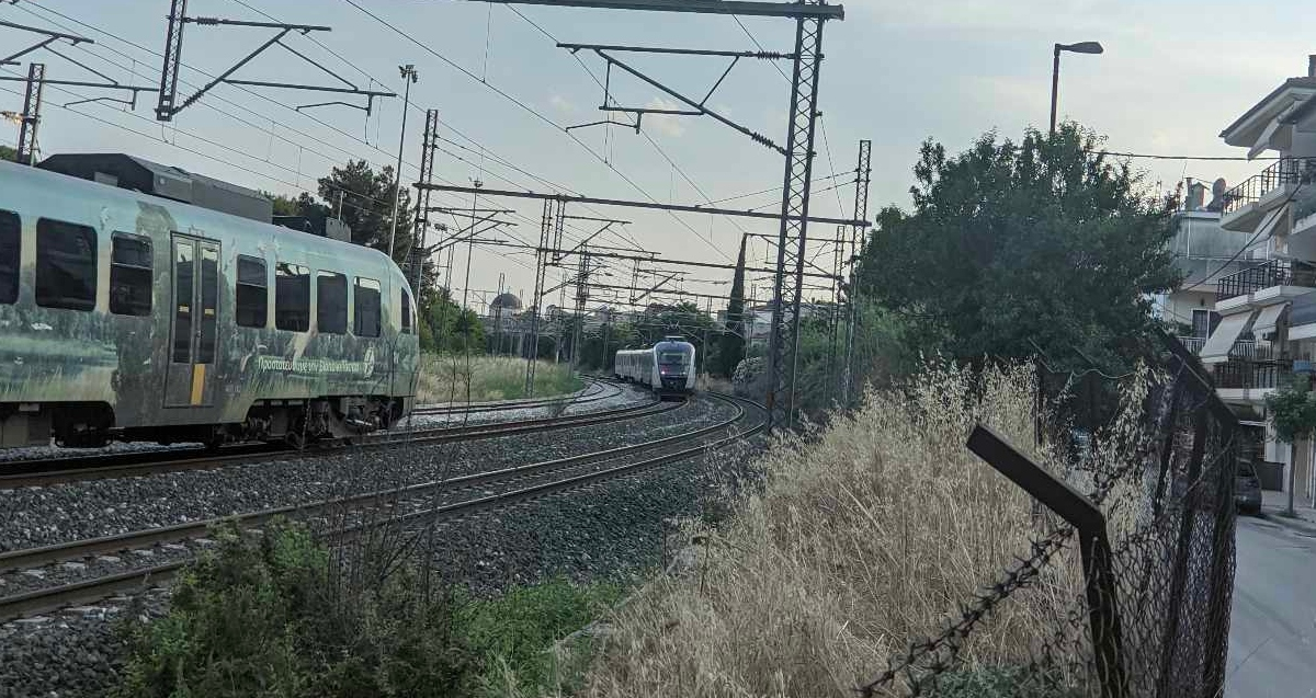 Διαψεύδει ο ΟΣΕ την παραλίγο νέα σύγκρουση τρένων στην Λάρισα – Δηλώσεις προέδρου…
