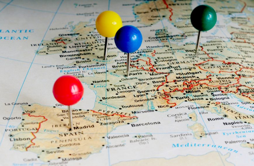 Οι ελληνικές εκλογές μέσα από τον μεγεθυντικό φακό των διεθνών τάσεων