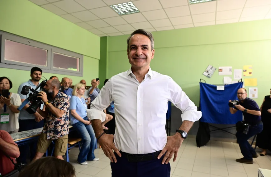 La Repubblica: «Ξεκάθαρη η νίκη Μητσοτάκη, σύμφωνα με τα exit poll»