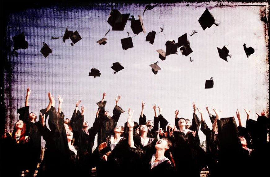 Ιδιωτικά πανεπιστήμια: Μύθοι και αλήθειες – Το άρθρο 16 και τι ισχύει σε ΗΠΑ και Ε.Ε.