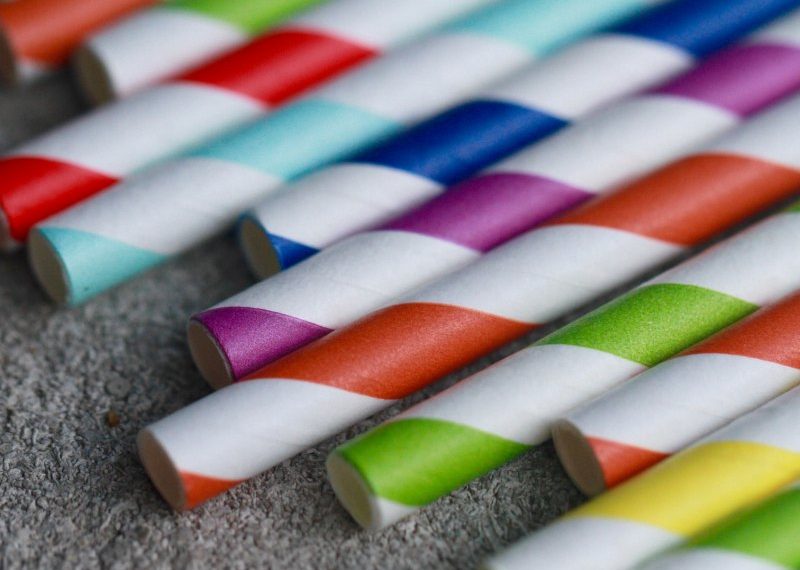 «Ανατροπή» με τα χάρτινα καλαμάκια: Εντοπίστηκαν χημικές ουσίες δυνητικά βλαβερές για την υγεία