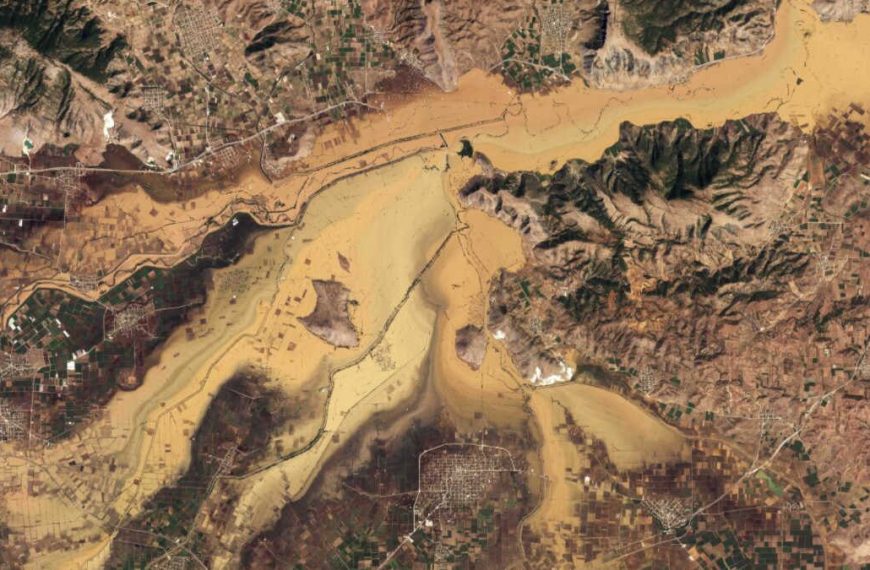 Σκόνη, πέτρες, λάσπη