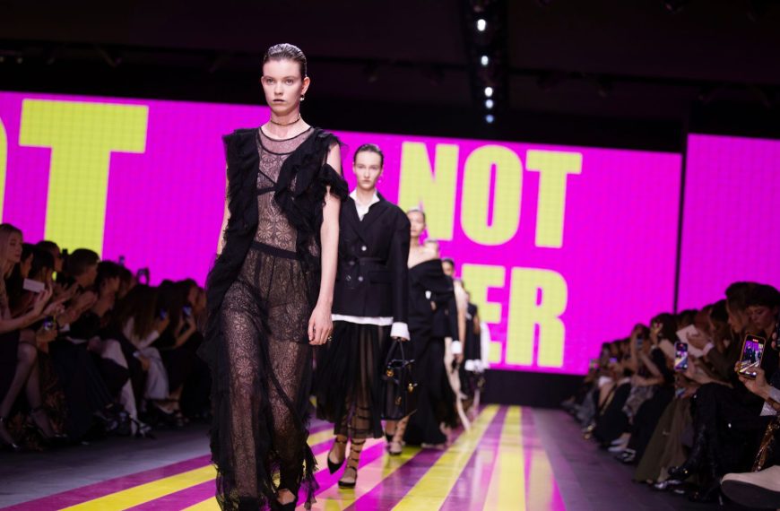 Dior: «Η πατριαρχία είναι ξεπερασμένη»