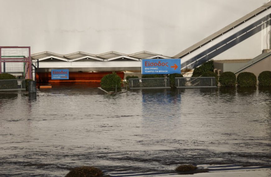 Αμηχανία των μεγάλων εξουσιών, φρικτή ανάδυση των μικροεξουσιών