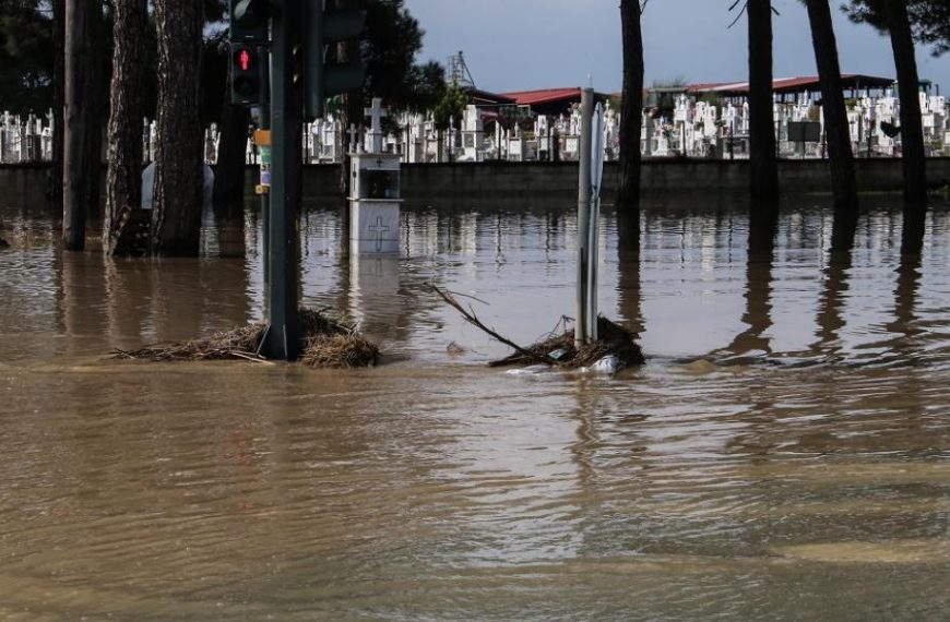 Εικόνα χάους και καταστροφής στη Θεσσαλία