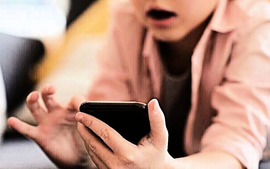 Greystones: Η πρώτη πόλη στον κόσμο που απαγορεύει τα κινητά τηλέφωνα στα παιδιά