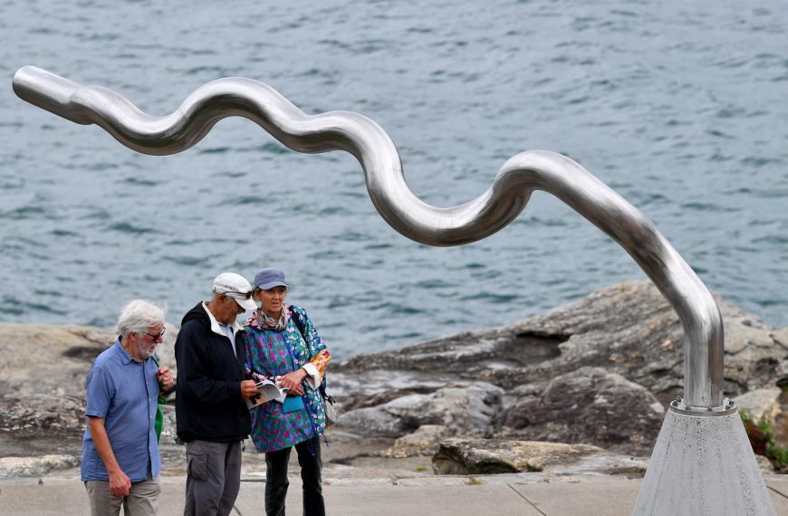 «Sculpture by the Sea»: Γλυπτά σε παραλία του Σίντνεϊ
