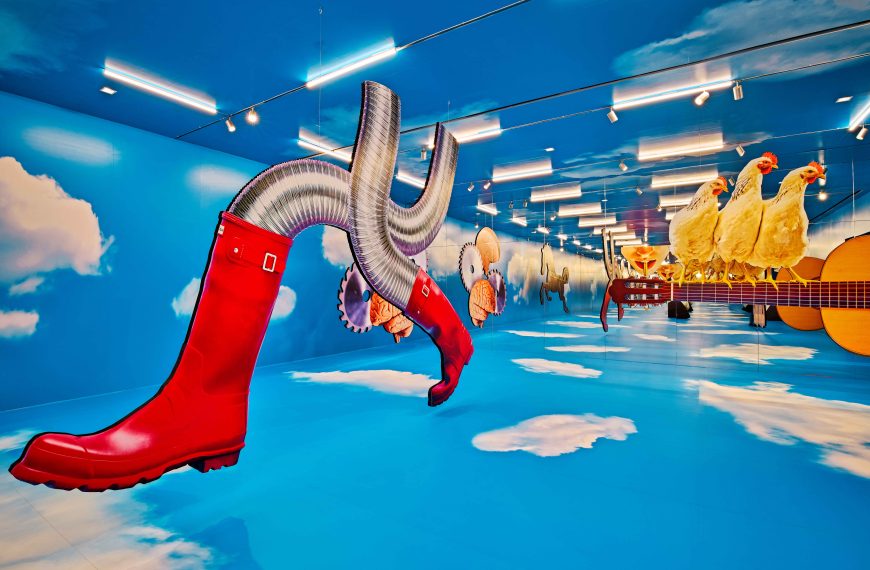 «RUN AS SLOW AS YOU CAN»: Η έκθεση του TOILETPAPER