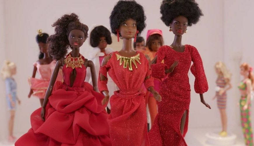 Το ντοκιμαντέρ για την πρώτη μαύρη κούκλα Barbie απέκτησε το Netflix