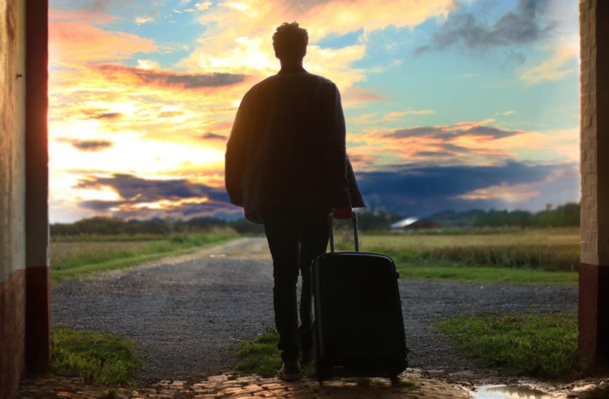 Πόλεμος δασμών: Ποιες είναι οι πρώτες επιπτώσεις για τον αμερικανικό τουρισμό στην Ευρώπη;