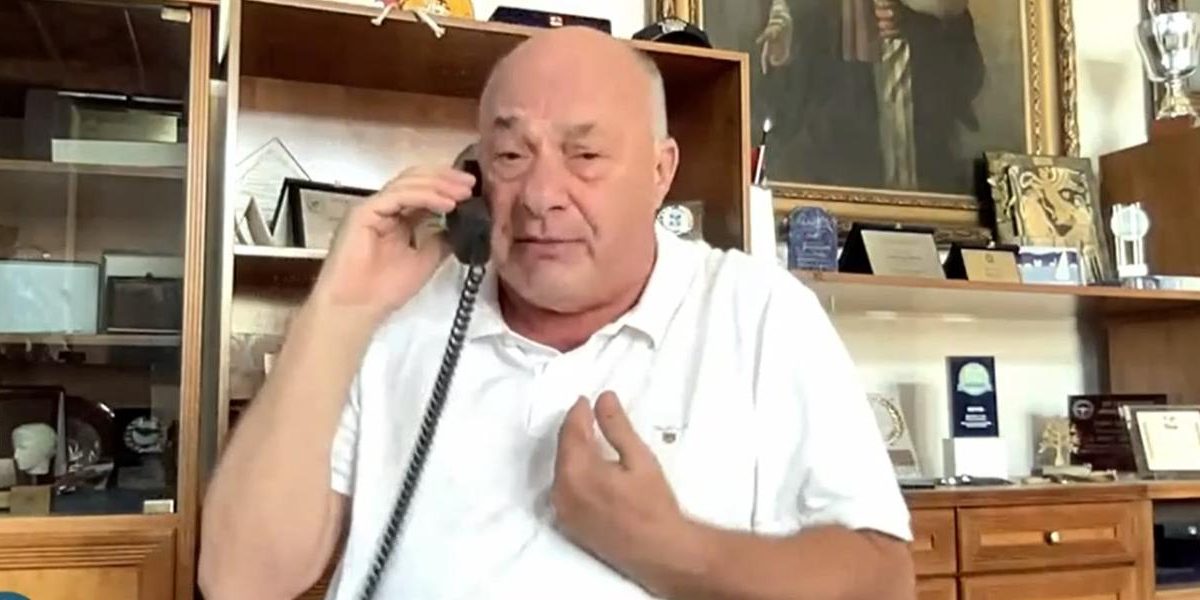 Ομοφοβικές χυδαιότητες Μπέου κατά Κασσελάκη