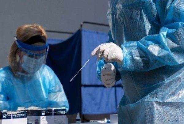 ΕΟΔΥ: 53 θάνατοι από COVID-19, 36 διασωληνωμένοι