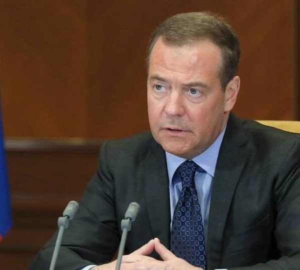 Φραστική επίθεση του Ντμίτρι Μεντβέντεφ κατά του Φρίντριχ Μερτς για δηλώσεις του&hellip;