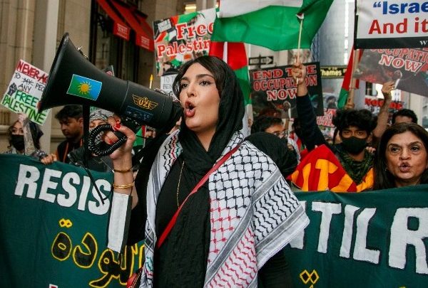 Νέα Υόρκη: Μεγάλη διαδήλωση του εβραϊκού κινήματος κατά των ισραηλινών βομβαρδισμών στη&hellip;