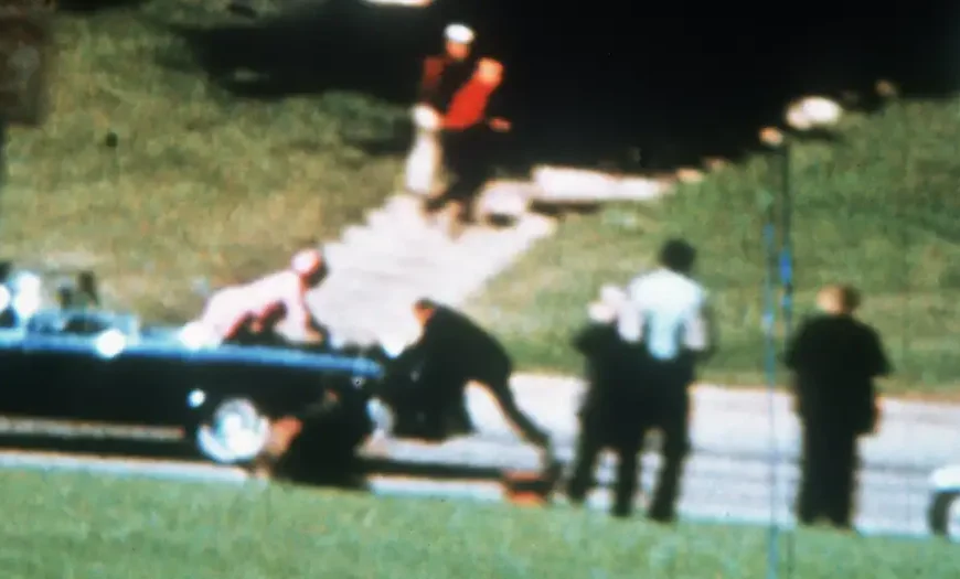 Ποιος σκότωσε αλήθεια τον Τζον Κένεντι;