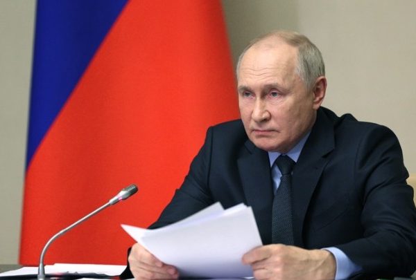 Αιφνιδιαστική επίσκεψη Πούτιν στο γενικό επιτελείο του πολέμου στην Ουκρανία