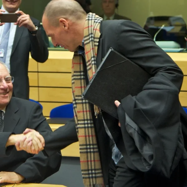 Βαρουφάκης για Σόιμπλε: Η Ιστορία θα τον κρίνει σκληρά – Όχι όμως&hellip;