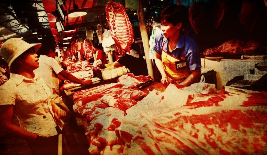 Οι τιμές του χοιρινού σπρώχνουν την Κίνα στον αποπληθωρισμό