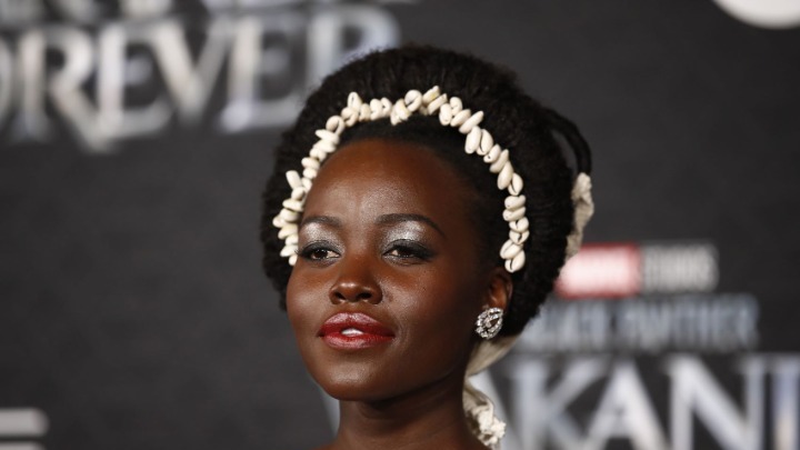 Λουπίτα Νιόνγκ’ο: Πρόεδρος της κριτικής επιτροπής στο 74ο Φεστιβάλ Κινηματογράφου του Βερολίνου